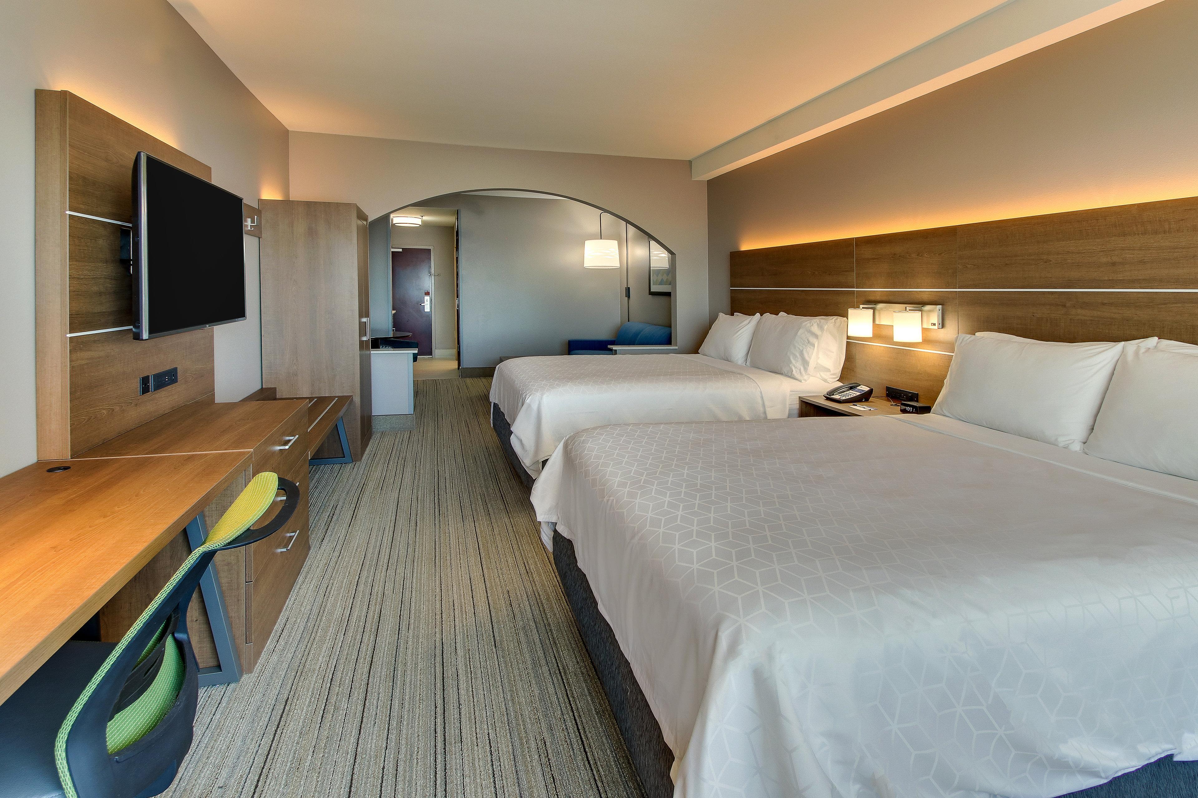 Holiday Inn Express Hotel & Suites Columbus-Fort Benning By Ihg Exterior photo