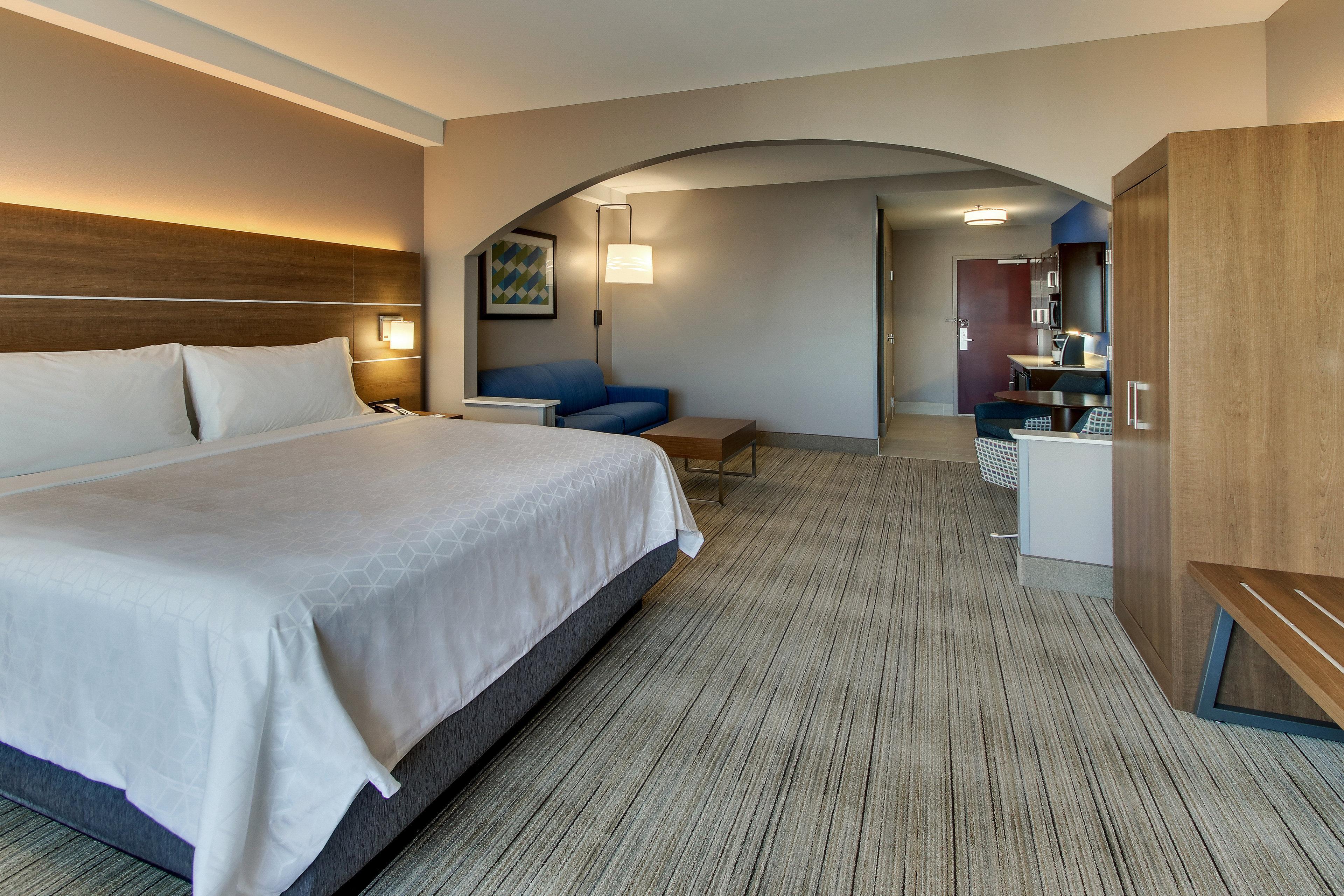 Holiday Inn Express Hotel & Suites Columbus-Fort Benning By Ihg Exterior photo