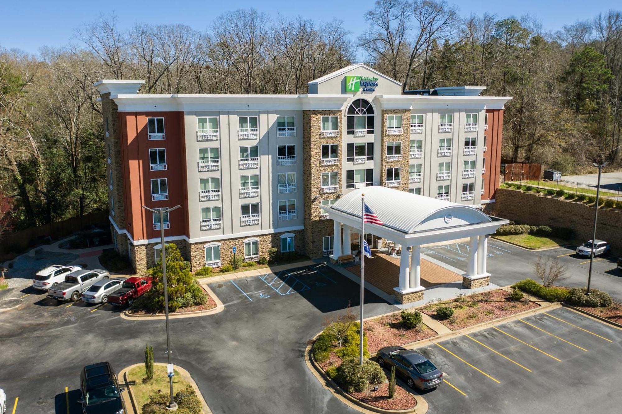 Holiday Inn Express Hotel & Suites Columbus-Fort Benning By Ihg Exterior photo
