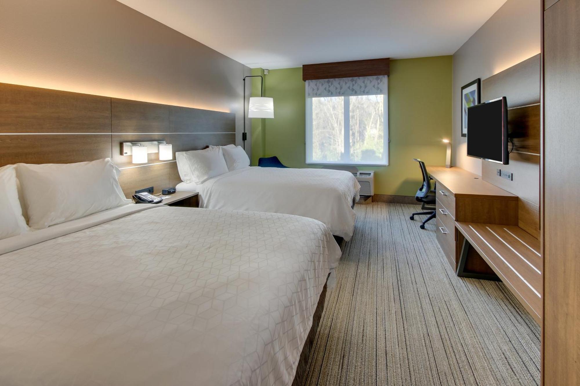 Holiday Inn Express Hotel & Suites Columbus-Fort Benning By Ihg Exterior photo